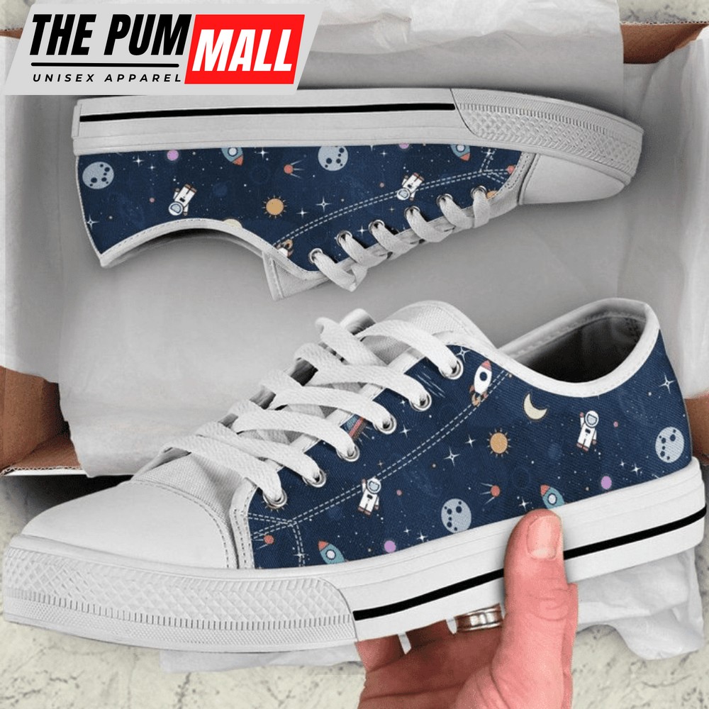 Astronaut, Spaceship, Planet Pattern Low Top Shoes Sneaker PN205070Sb
