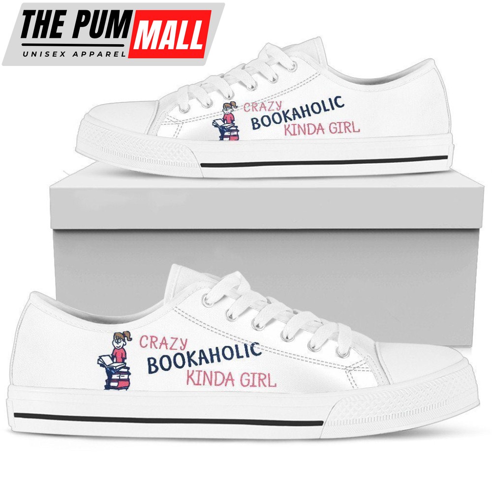 Crazy bookaholic kinda girl Women’s Low Top Shoe
