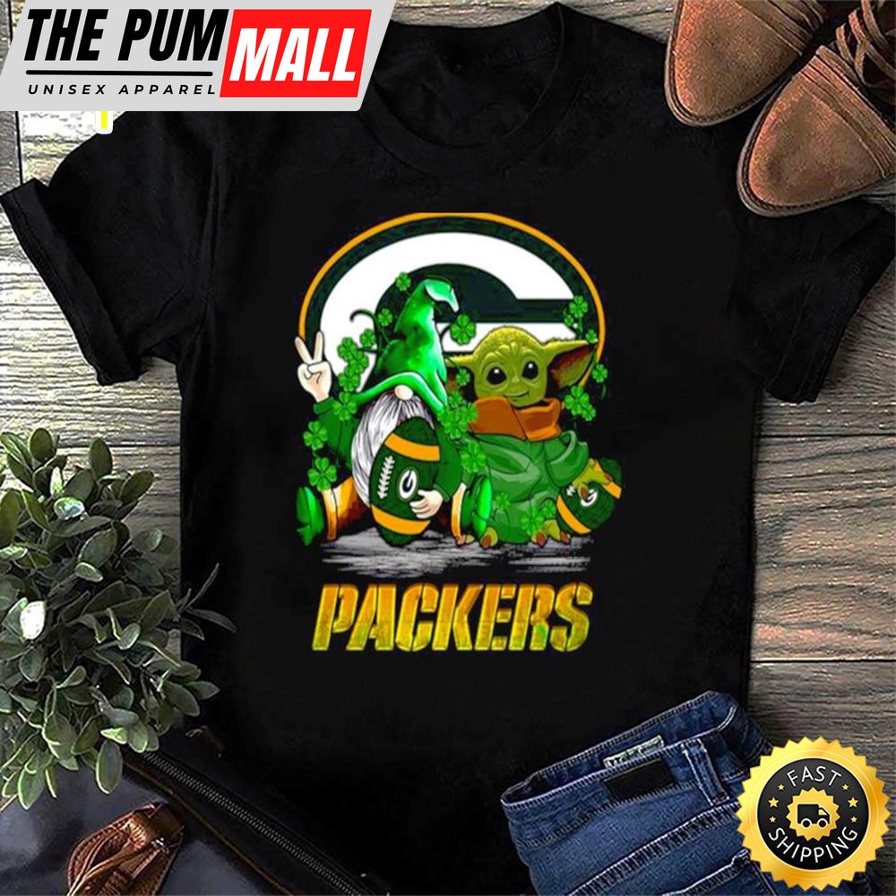 Gnome And Baby Yoda Hug Green Bay Packers St Patrick?s Day T-shirt