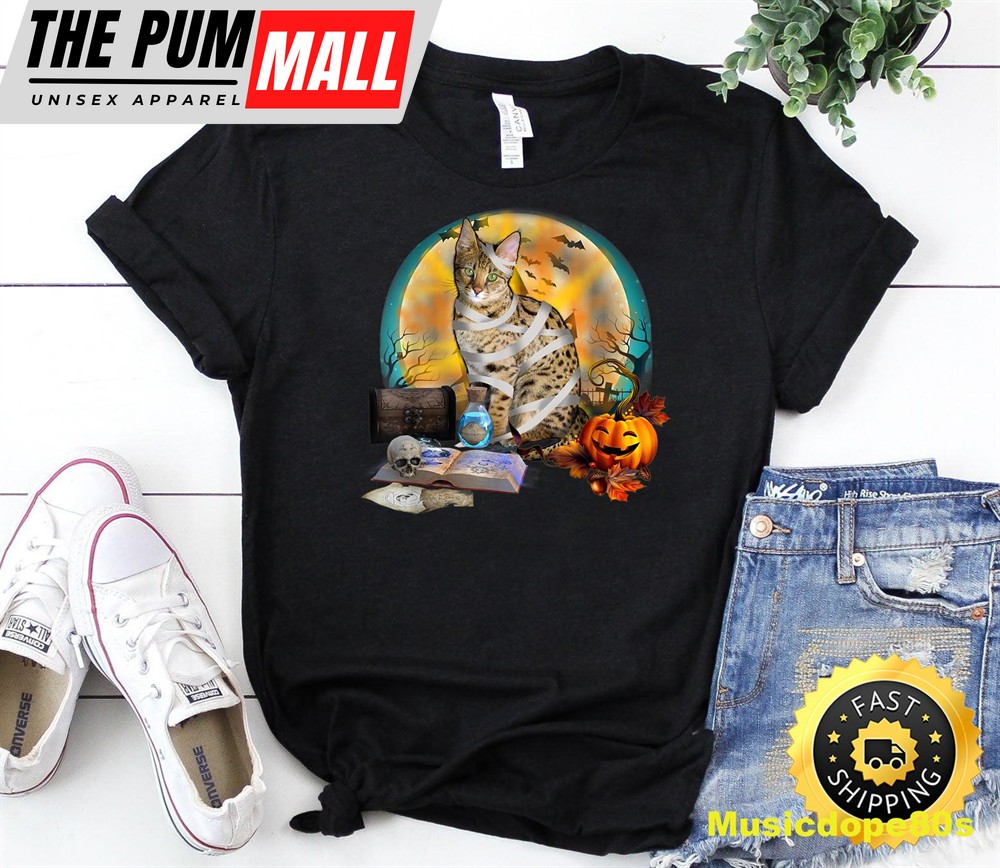 Happy Halloween Savannah Cat Halloween T-Shirt
