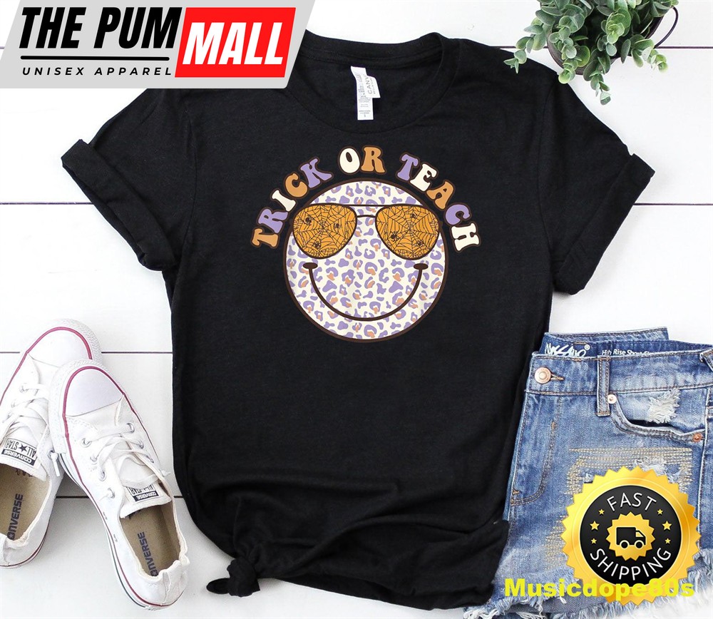 Retro Vintage Groovy Trick Or Teach Halloween Teacher Life T-Shirt