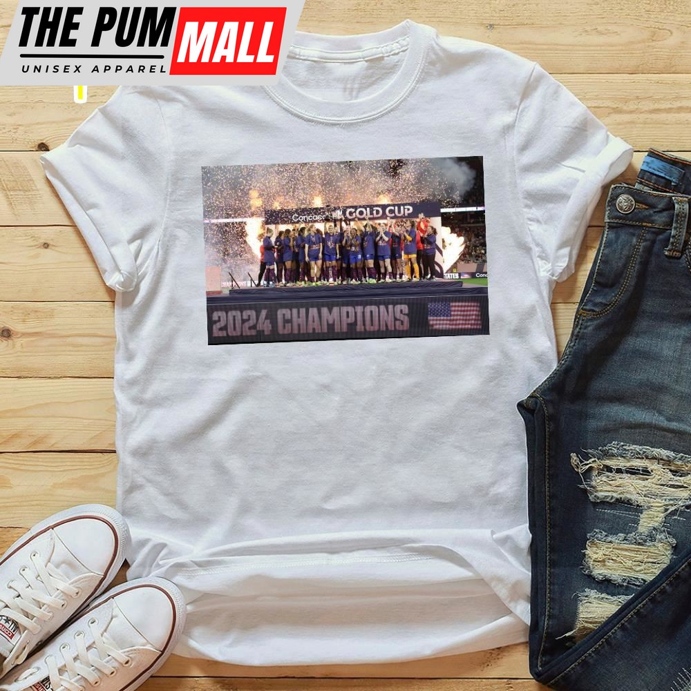 USA 2025 Concacaf W Gold Cup Champions USWNT Players Lifting Gold Cup Unisex T-shirt